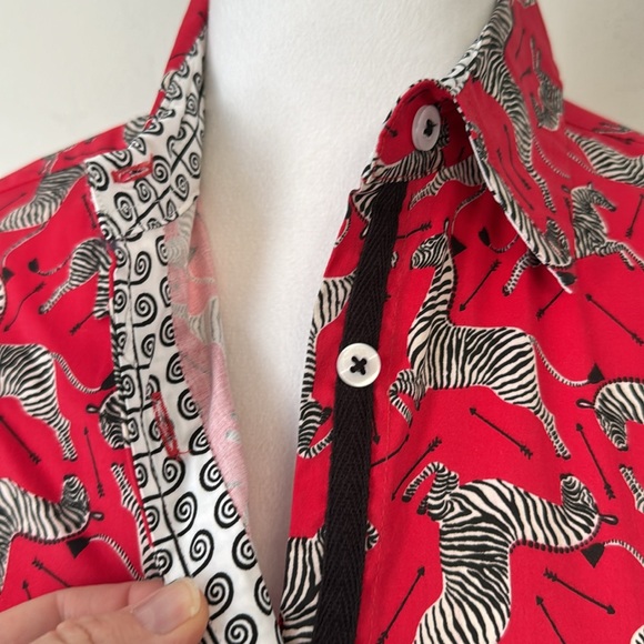 NWT Tizzie red with zebras button down blouse, Sz XS - Picture 4 of 14
